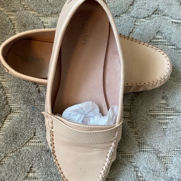 Old Navy Driving Style Loafer Shoes in Pale Pink - Picture 6 of 7